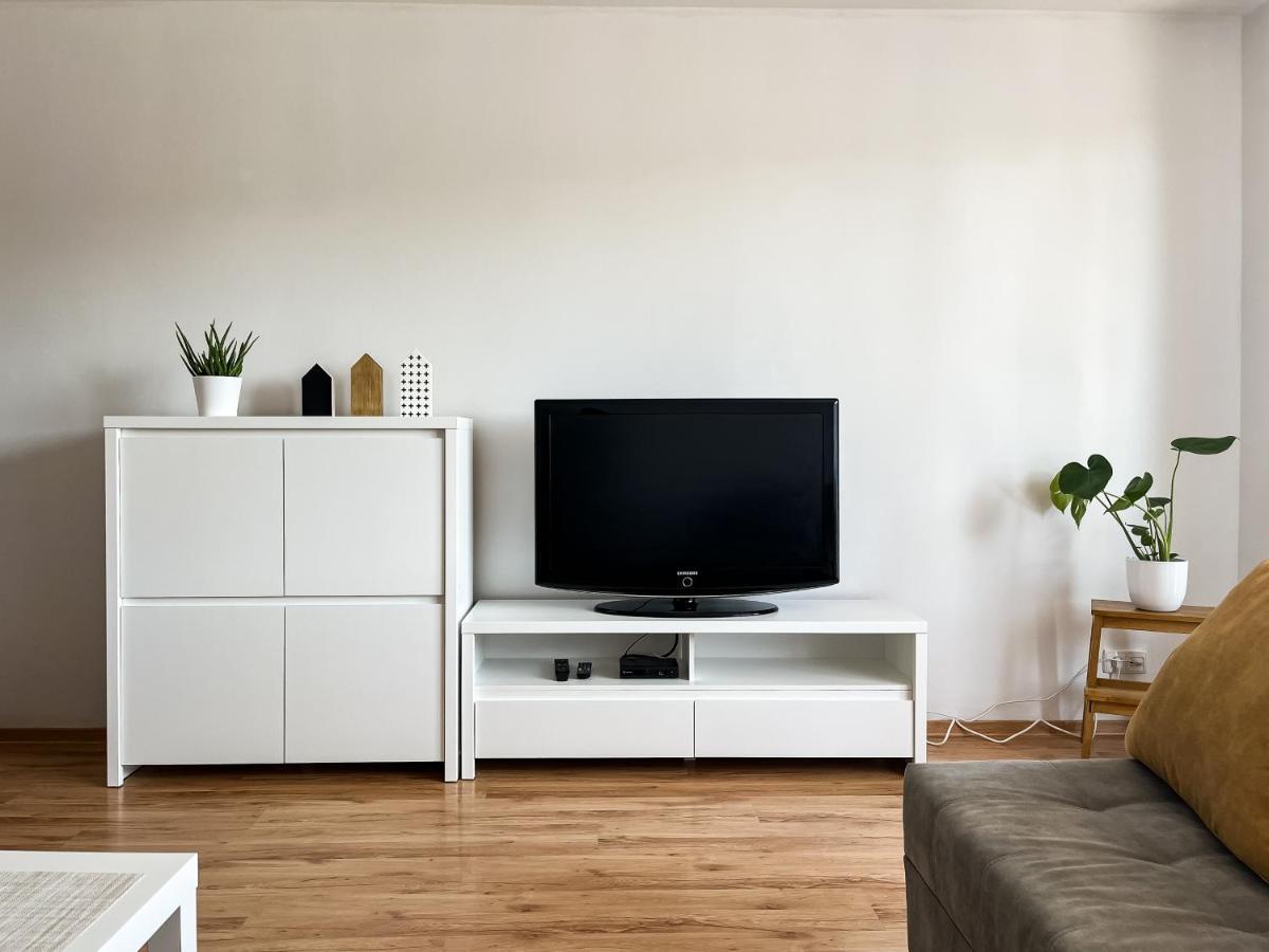 Uroczy Apartament Pod Skarpa Wadowice Exteriör bild